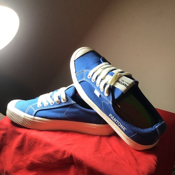 🤩CARIUMA, PAINTONE, women’s size 6.5, super clean, see photos - Picture 2 of 6